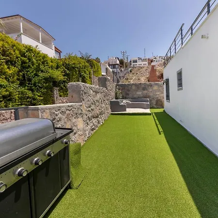 Astounding House With Private Pool And Charming Sea View In Bodrum Gündogan