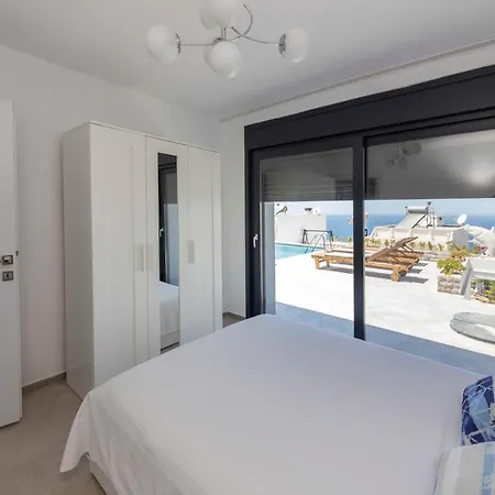 Astounding House With Private Pool And Charming Sea View In Bodrum
