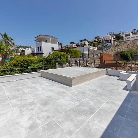 Astounding House With Private Pool And Charming Sea View In Bodrum